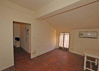 Soggiorno - Quadrilocale via Castiglione, Bologna (zona Centro Storico) - foto 2