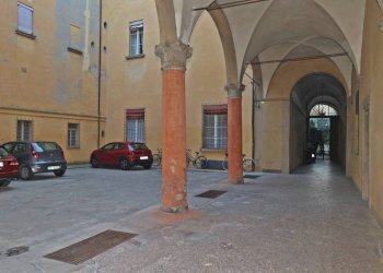 Cortile interno - Quadrilocale via Castiglione, Bologna (zona Centro Storico) - foto 18