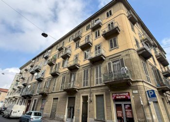 Facciata - Trilocale via Belmonte, 8, Torino (zona Barriera Milano) - foto 1