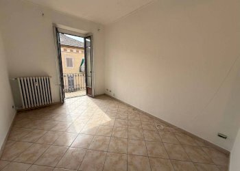 Camera da letto - Trilocale via Belmonte, 8, Torino (zona Barriera Milano) - foto 10