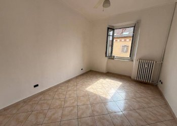 Camera da letto - Trilocale via Belmonte, 8, Torino (zona Barriera Milano) - foto 15