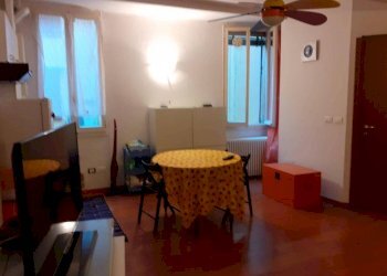 Salone - One-room apartment via Luigi Zamboni, 84, Bologna (neighborhood Irnerio) - photo 3
