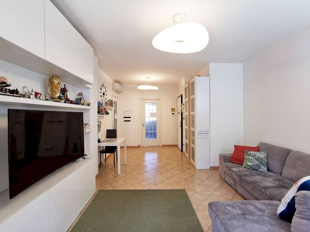 Salone - Trilocale via Timoteo Riboli, 12, Torino (zona Mirafiori Sud) - foto 3