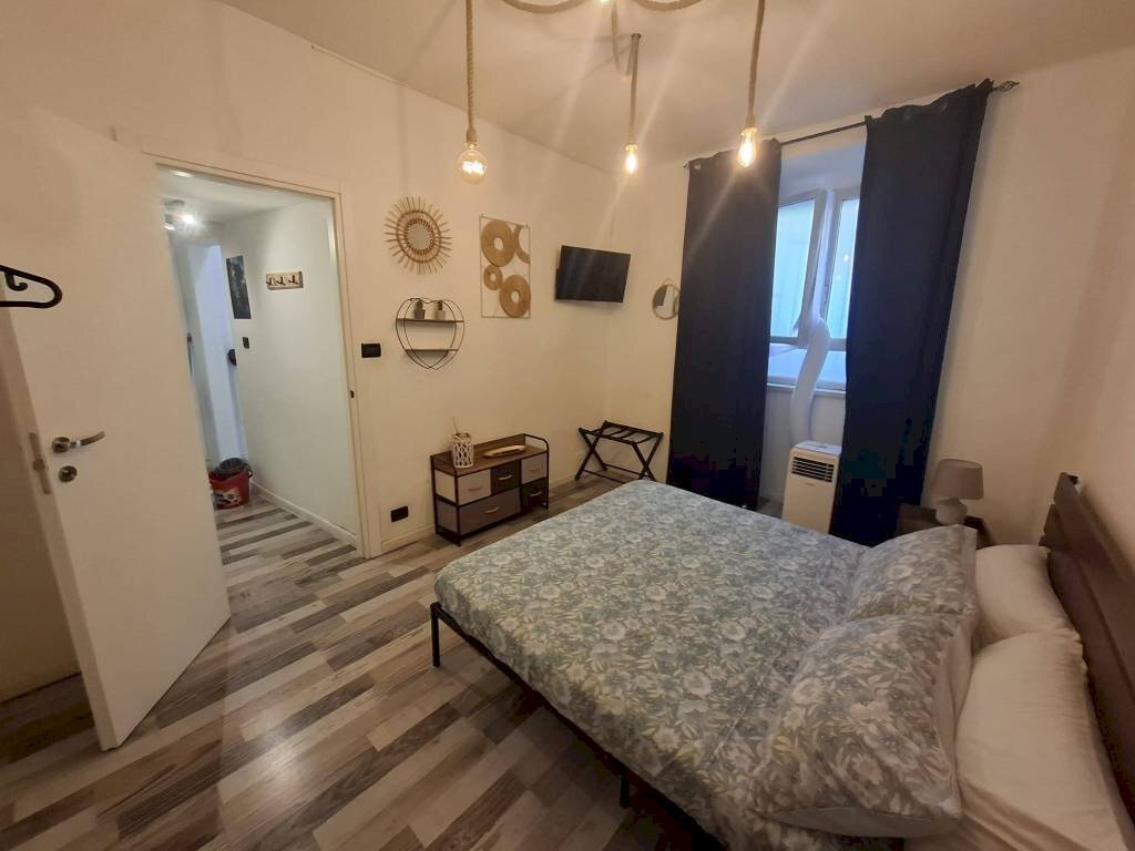 Camera da letto - Monolocale via Pasquale Tola, 42, Roma - foto 1