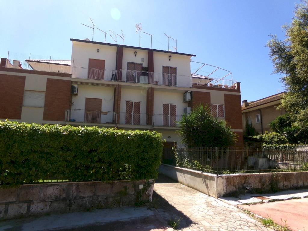 Facciata - Trilocale viale Acqua Marina, Anzio - foto 2