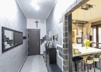 Ingresso - Trilocale via Edmondo De Amicis, 23, Giussano - foto 5