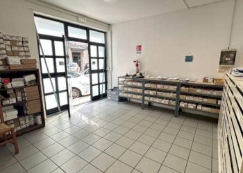 Interno non residenziale - Negozio via Giuseppe Capaldi, 35, Bari - foto 5