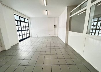 Interno non residenziale - Negozio via Giuseppe Capaldi, 35, Bari - foto 6