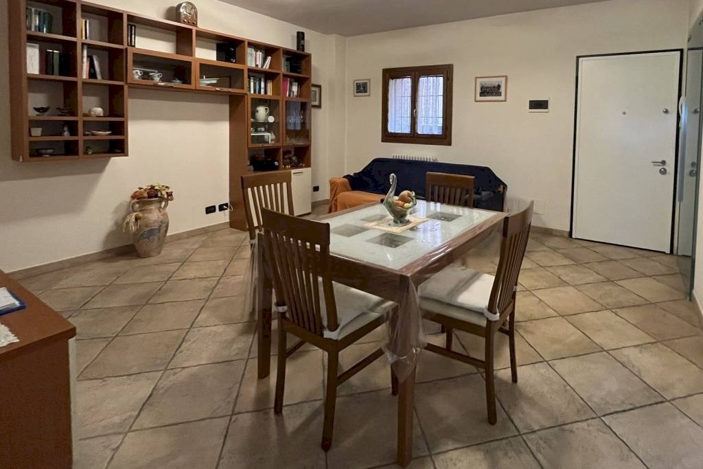 Soggiorno - Four-room apartment via Punta, Bologna (neighborhood Borgo Panigale) - photo 3