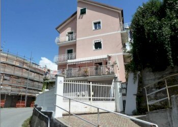 Facciata - Four-room apartment at auction via Domenico Carli, Serra Riccò - photo 1