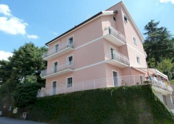 Facciata - Four-room apartment at auction via Domenico Carli, Serra Riccò - photo 2