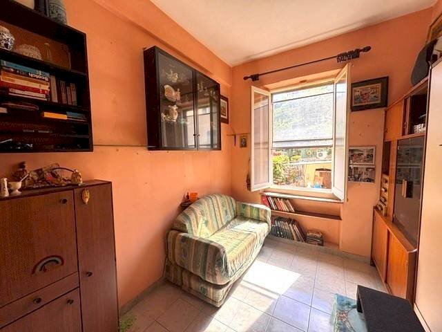 Veranda - Bilocale via Antonio Burlando, 27, Genova (zona Staglieno) - foto 2