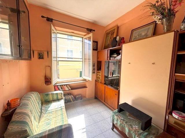 Salone - Bilocale via Antonio Burlando, 27, Genova (zona Staglieno) - foto 3
