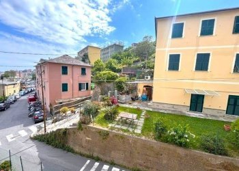 Vista - Bilocale via Antonio Burlando, 27, Genova (zona Staglieno) - foto 1
