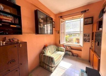 Veranda - Bilocale via Antonio Burlando, 27, Genova (zona Staglieno) - foto 2
