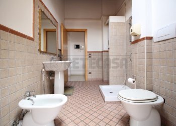 bagno.jpg - Office Via Venezia 6, Montebello Vicentino - photo 8