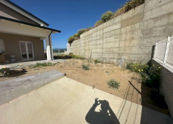 3dda5e6c-04a2-4a94-a0ec-9fea4e5c3e5a.jpg - Villa Viale Europa, Catanzaro - foto 2