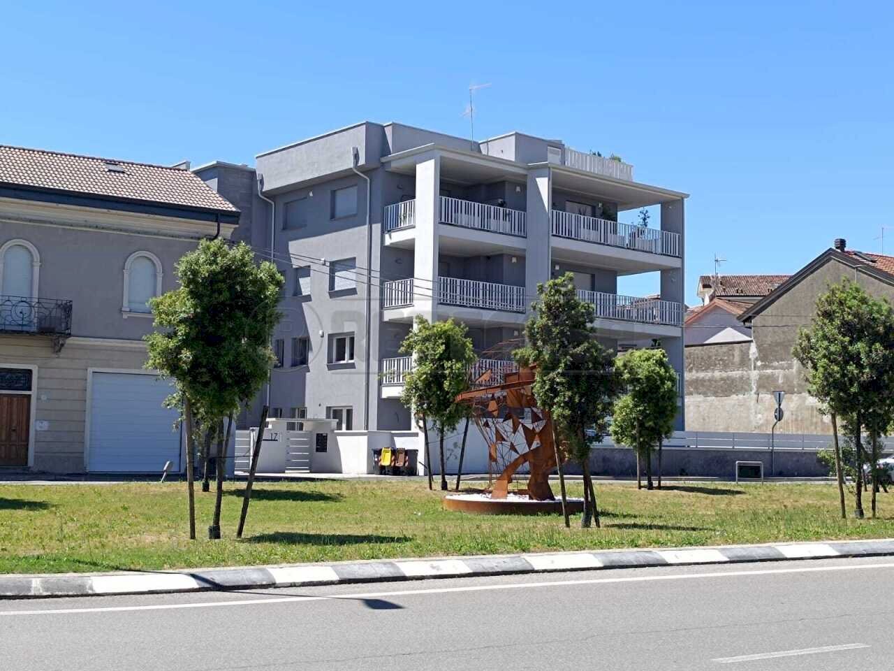 WhatsApp Image 2026-05-12 at 12.25.33.jpg - Two-room apartment VIA STAZIONE, Crema - photo 1
