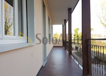 ingresso su ampio balcone indipendente - Three-room apartment Via Napoleone Bonaparte 76, Bovisio-Masciago - photo 18