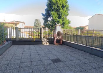 patio.jpg - Two-room apartment Via Divisione Sforzesca, San Vittore Olona - photo 11