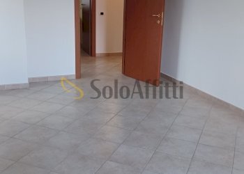 20230802_183242.jpg - Three-room apartment Via Gramsci 2, San Martino Siccomario - photo 16