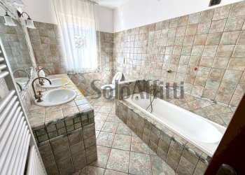 BAGNO VASCA.jpg - Four-room apartment Via Arezzo 4, Alba Adriatica - photo 20