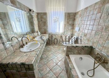 BAGNO VASCA.jpg - Four-room apartment Via Arezzo 4, Alba Adriatica - photo 21