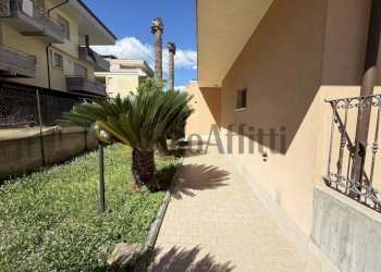 ESTERNO.jpg - Four-room apartment Via Arezzo 4, Alba Adriatica - photo 22