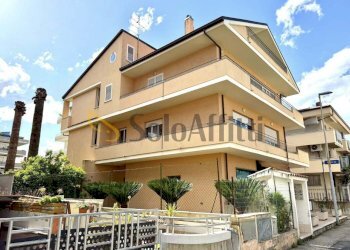 ESTERNO.jpg - Four-room apartment Via Arezzo 4, Alba Adriatica - photo 23