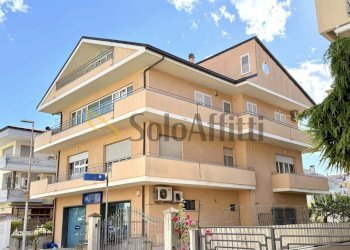 ESTERNO.jpg - Four-room apartment Via Arezzo 4, Alba Adriatica - photo 24