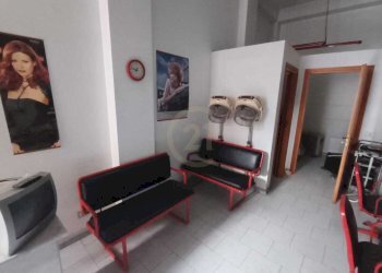 Interno 4.jpg - Male - Female Hairdressers Via Circumvallaz 250, Paternò - photo 4