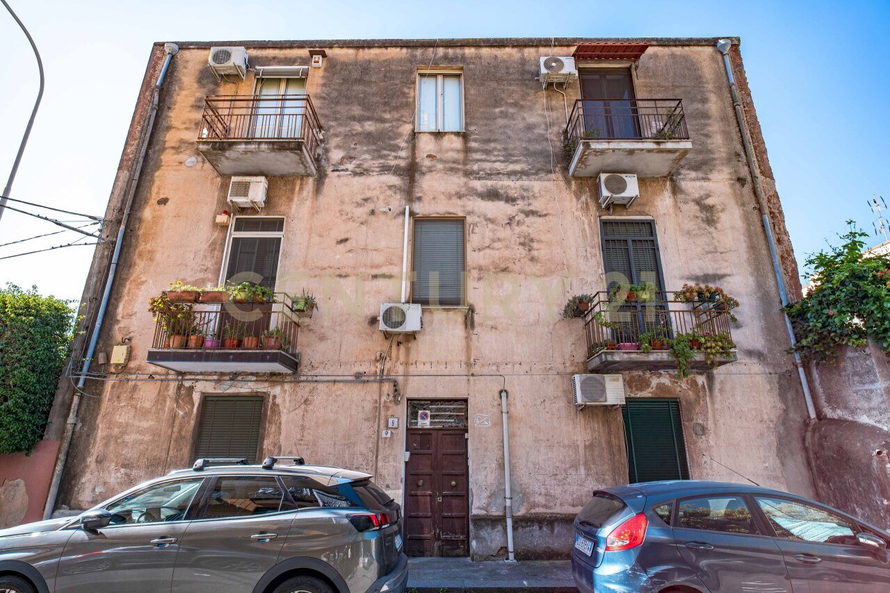 1 facciata.jpg - Four-room apartment Via Trecastagni 9, Catania - photo 1