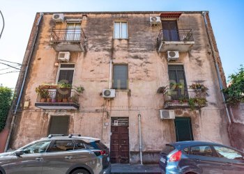 1 facciata.jpg - Four-room apartment Via Trecastagni 9, Catania - photo 1