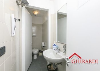 10.0 BAGNO 2.jpg - Ufficio Via Bombrini, Genova (zona Sampierdarena) - foto 22