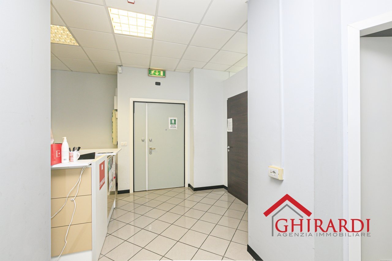 1.2 INGRESSO.jpg - Ufficio Via Bombrini, Genova (zona Sampierdarena) - foto 3