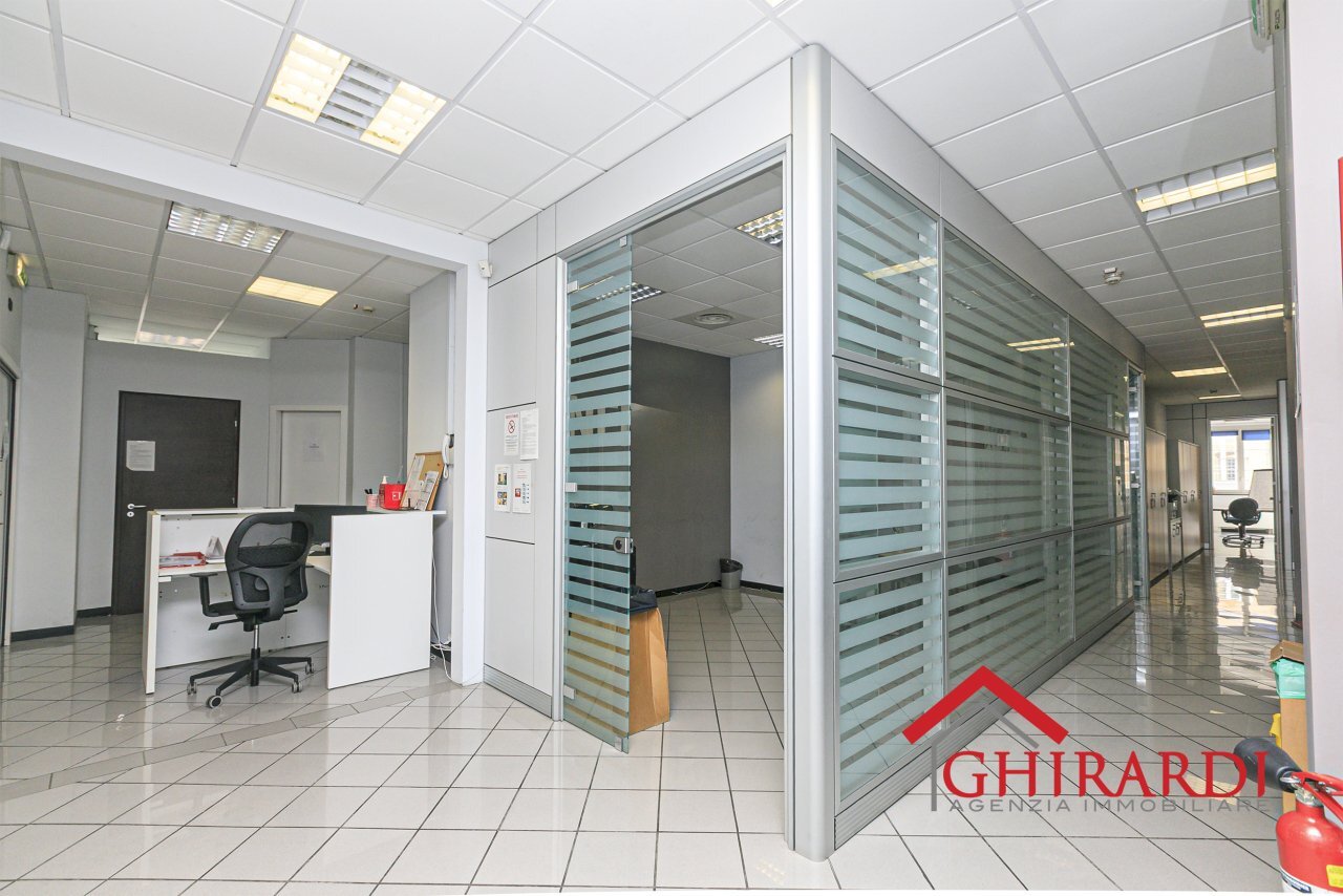 1.0 INGRESSO - Office Via Bombrini, Genova (neighborhood Sampierdarena) - photo 2