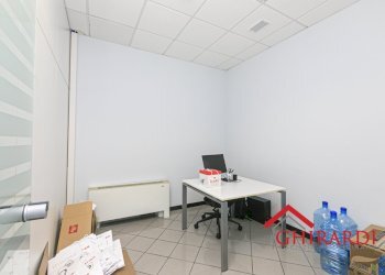 2.0 UFFICIO 1.jpg - Ufficio Via Bombrini, Genova (zona Sampierdarena) - foto 4
