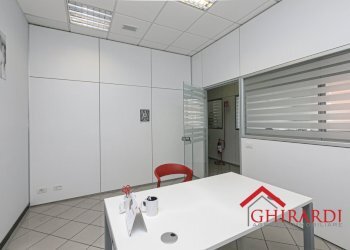 3.2 UFFICIO 2.jpg - Ufficio Via Bombrini, Genova (zona Sampierdarena) - foto 8