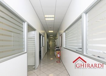 8.1 CORRIDOIO.jpg - Ufficio Via Bombrini, Genova (zona Sampierdarena) - foto 24