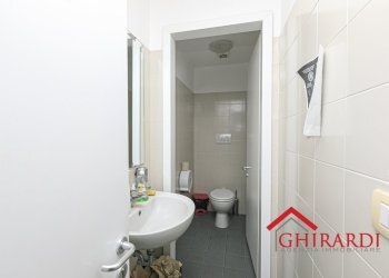 9.0 BAGNO.jpg - Ufficio Via Bombrini, Genova (zona Sampierdarena) - foto 25
