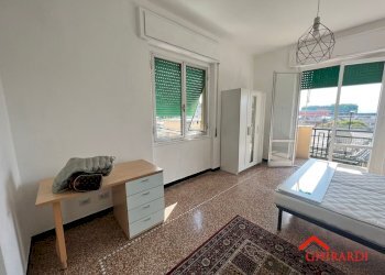 4.2 camera2.jpg - Apartment VIA LODOVICO CALDA 11, Genova (neighborhood Sestri Ponente) - photo 15