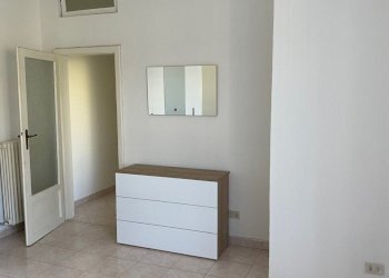 Interni appartamento - grande camera da letto - Three-room apartment Via Monte Nero 26, Como - photo 13