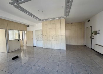 Office Via Alcide De Gasperi, Rho - photo 9