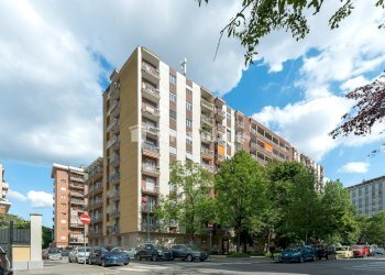 Bilocale Via Sant'Antonino, 77, Torino - foto 1