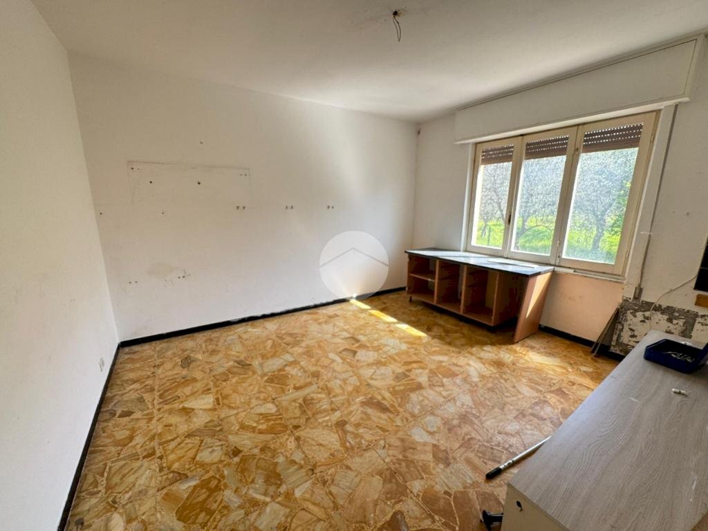 Four-room apartment Via Giovanni XXIII, Castiglione Chiavarese - photo 1