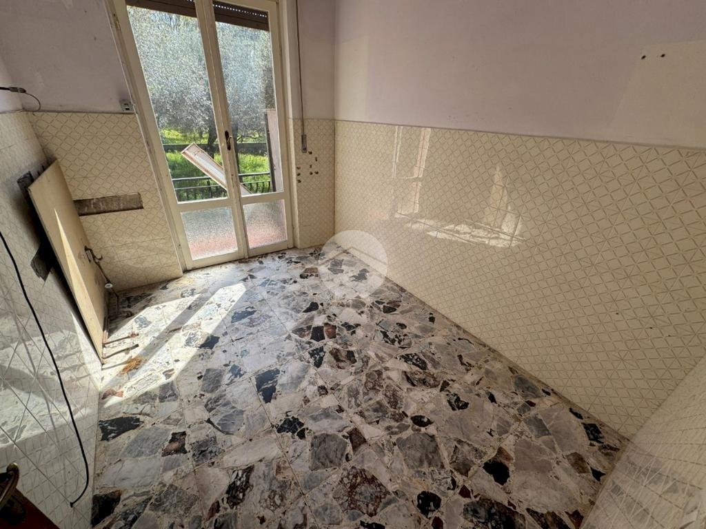 Four-room apartment Via Giovanni XXIII, Castiglione Chiavarese - photo 2