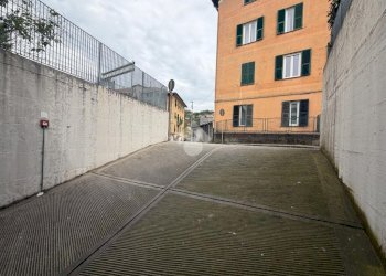 Box Via Ospedale Andrea Gallino, Genova (zona Pontedecimo) - foto 2