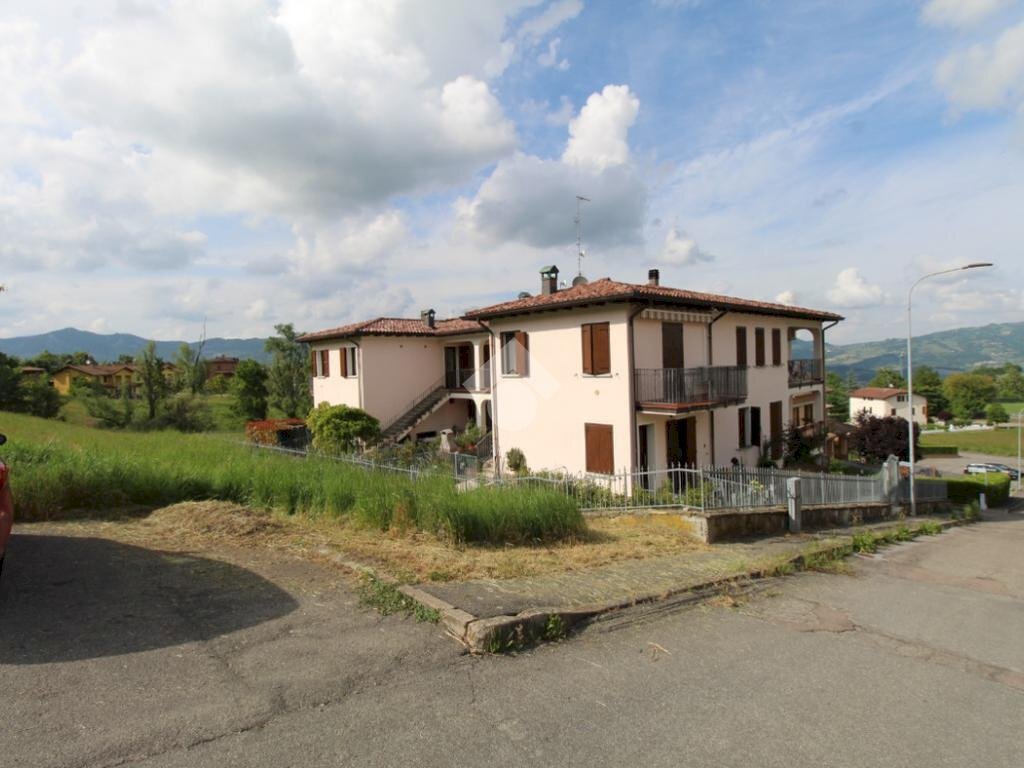 Three-room apartment Via Roma, Toano - photo 1
