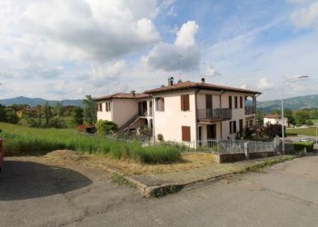Three-room apartment Via Roma, Toano - photo 1