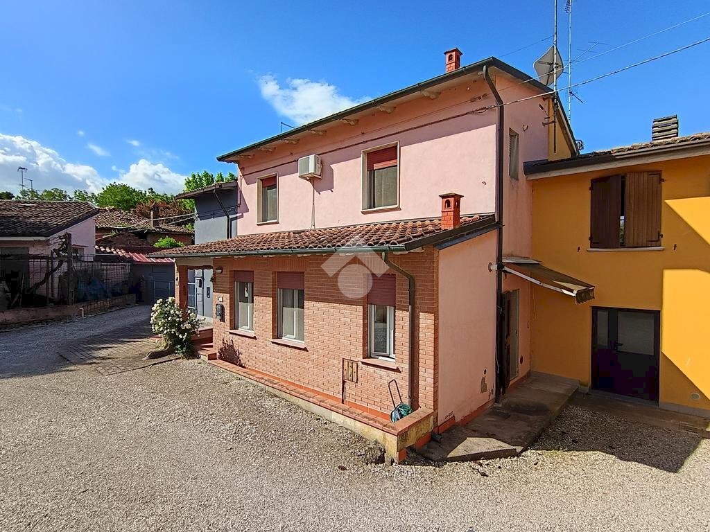 Three-room apartment Via del Teatro, Molinella - photo 2